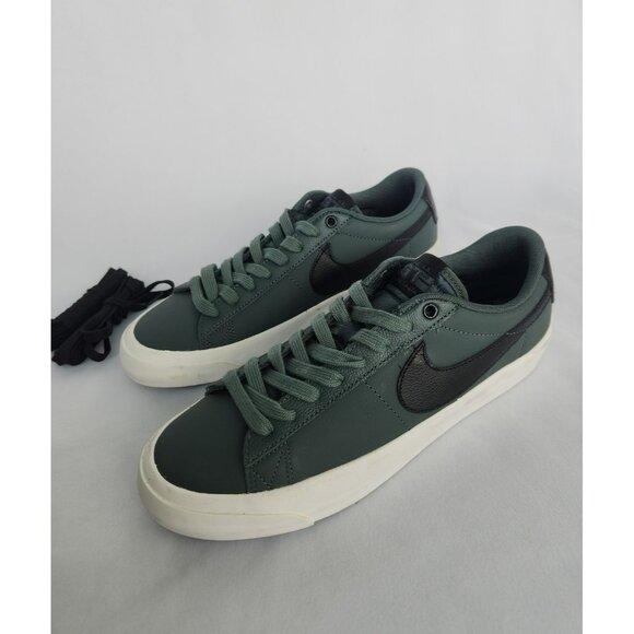 9 MEN\'S Nike SB Blazer Low Pro GT \
